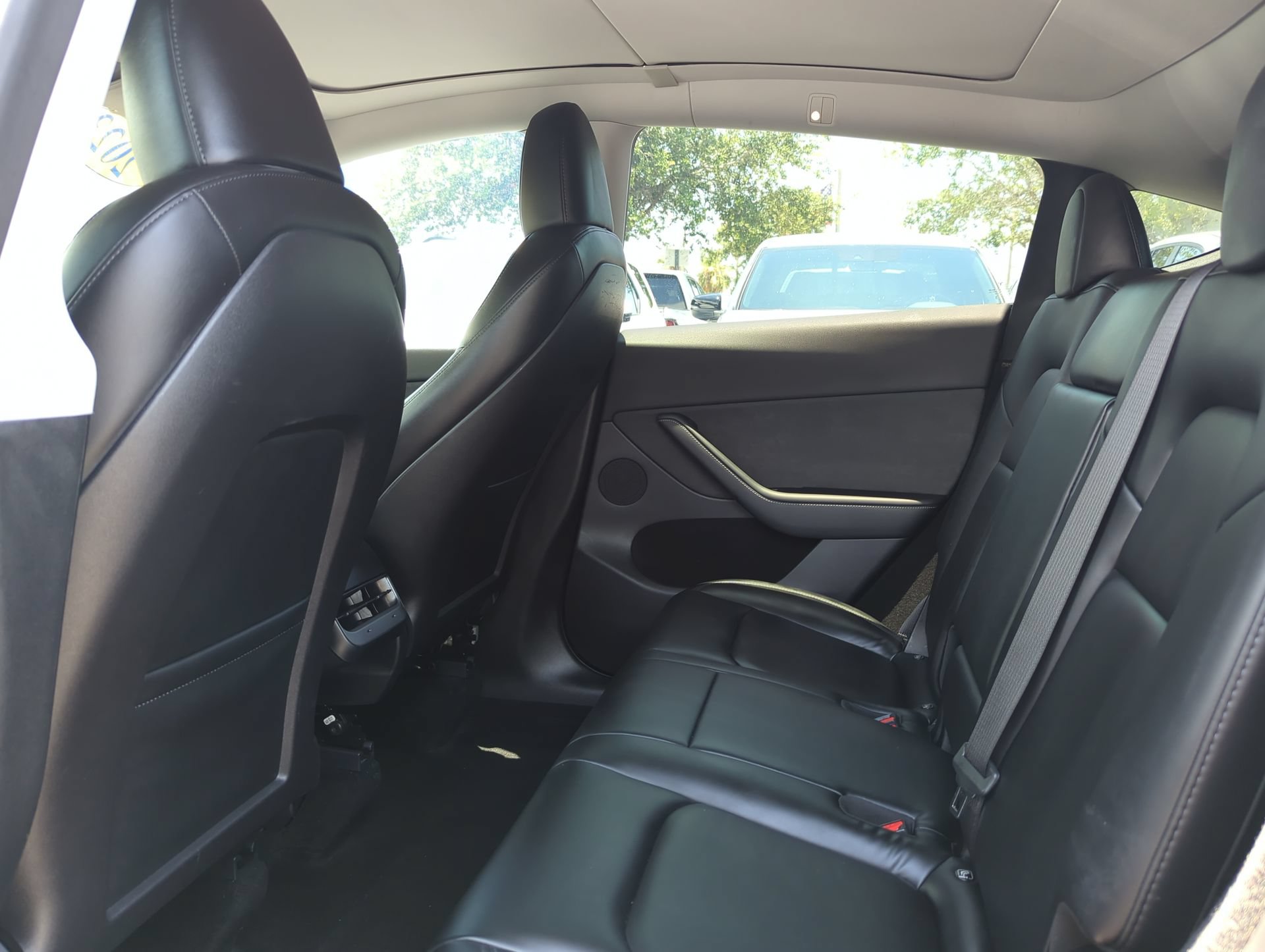 Used 2023 Tesla Model Y Long Range AWD/4WD image 19