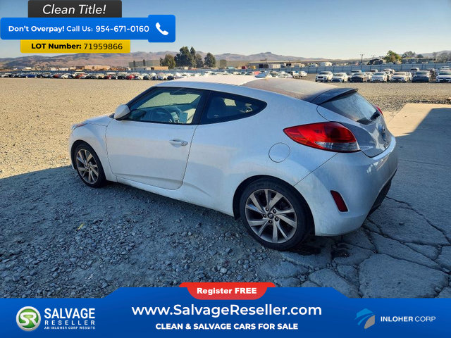 Used 2017 Hyundai Veloster FWD image 3