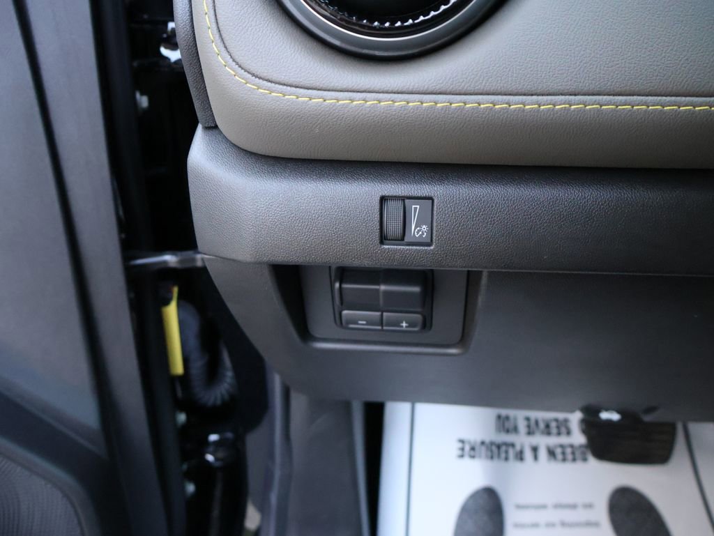 Used 2024 Chevrolet Colorado ZR2 w/ ZR2 Convenience Package III image 37