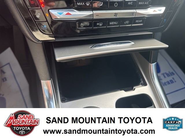Used 2023 Ford Explorer Platinum w/ Technology Package AWD/4WD image 22