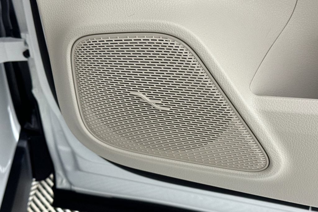 Certified 2025 Mercedes-Benz EQB 250+ image 22