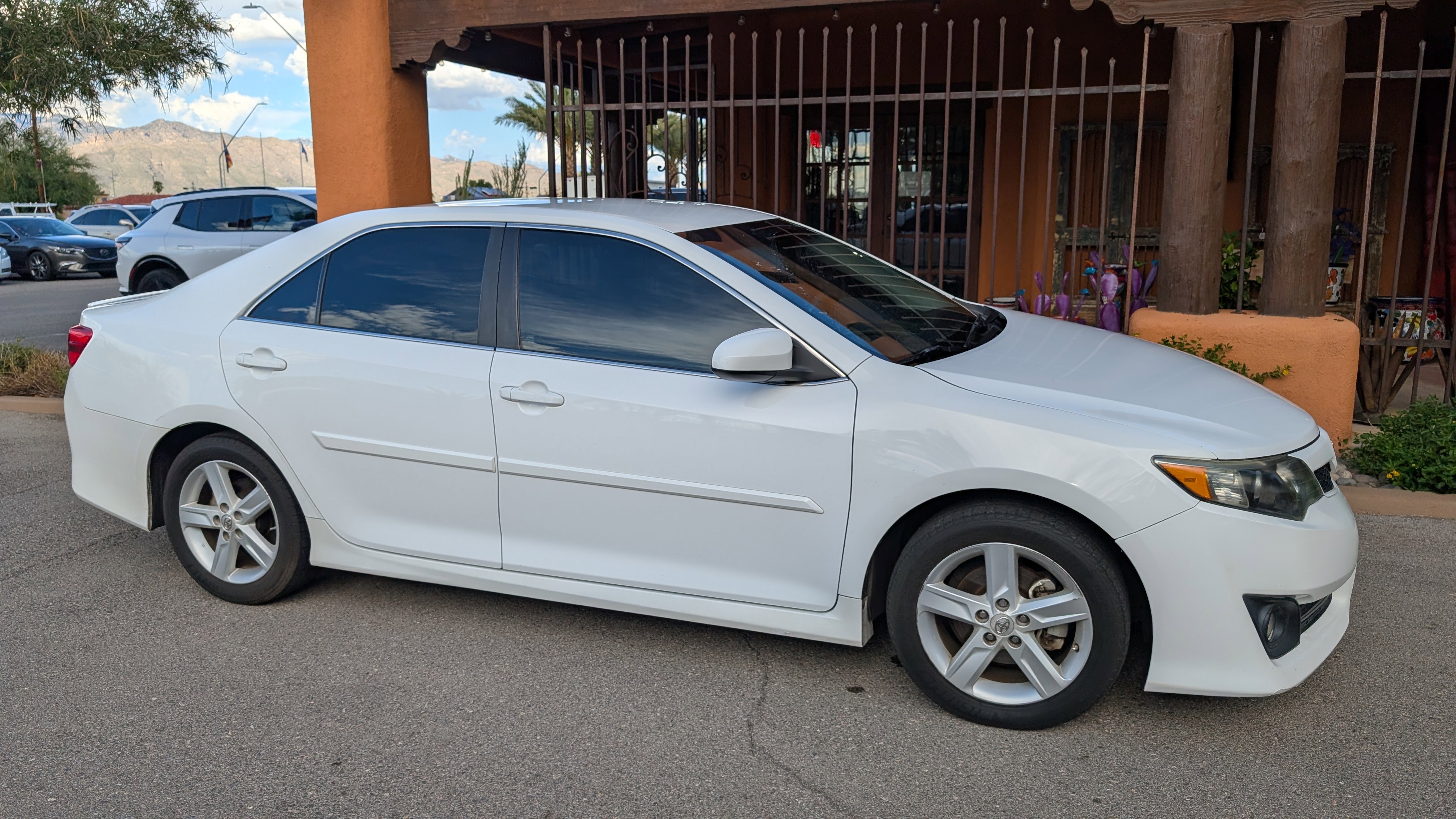 Used 2012 Toyota Camry SE image 3