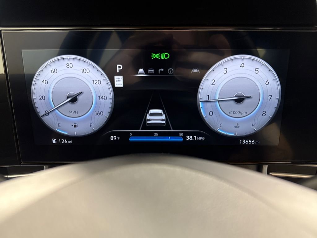 Used 2025 Hyundai Elantra SEL image 18