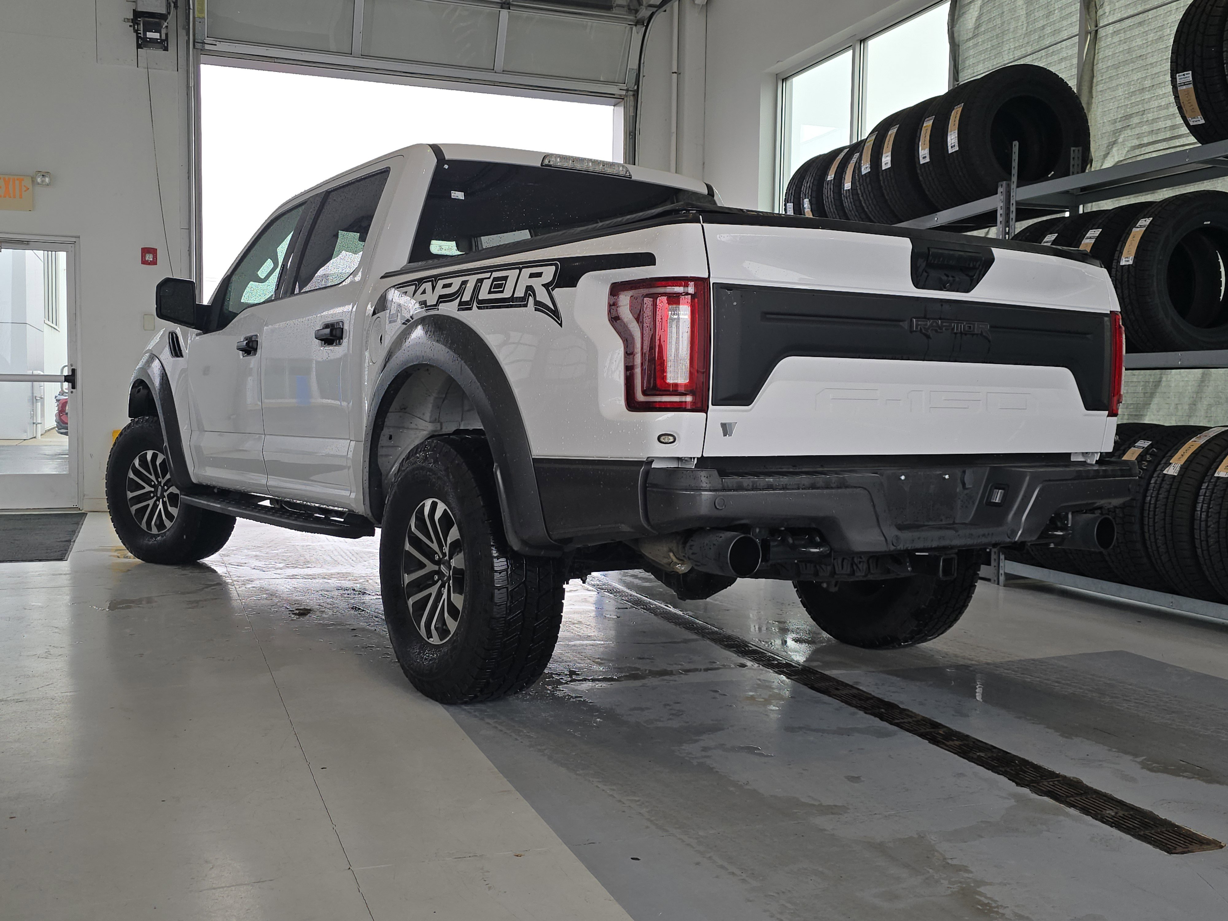 Used 2020 Ford F150 Raptor image 13
