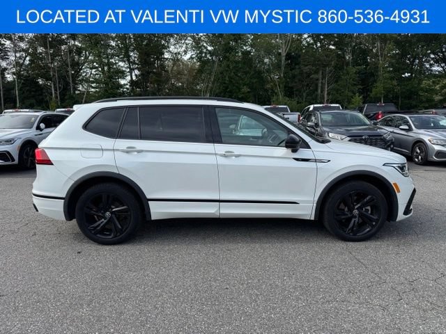 Used 2024 Volkswagen Tiguan SE R-Line AWD/4WD image 4