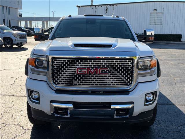 Used 2017 GMC Sierra 3500 Denali w/ Duramax Plus Package AWD/4WD image 4