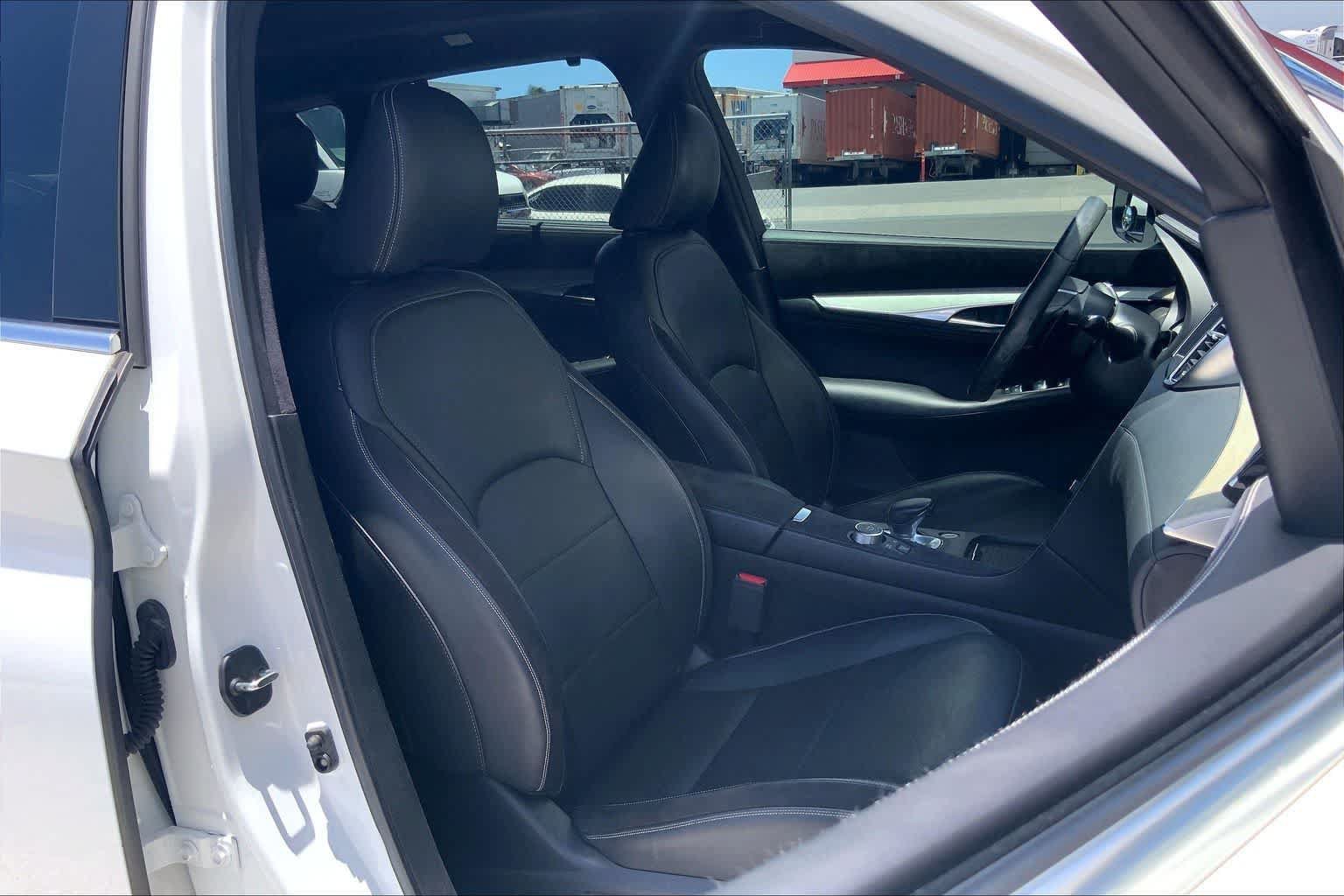 Used 2019 INFINITI QX50 Essential w/ Sensory Package FWD image 13