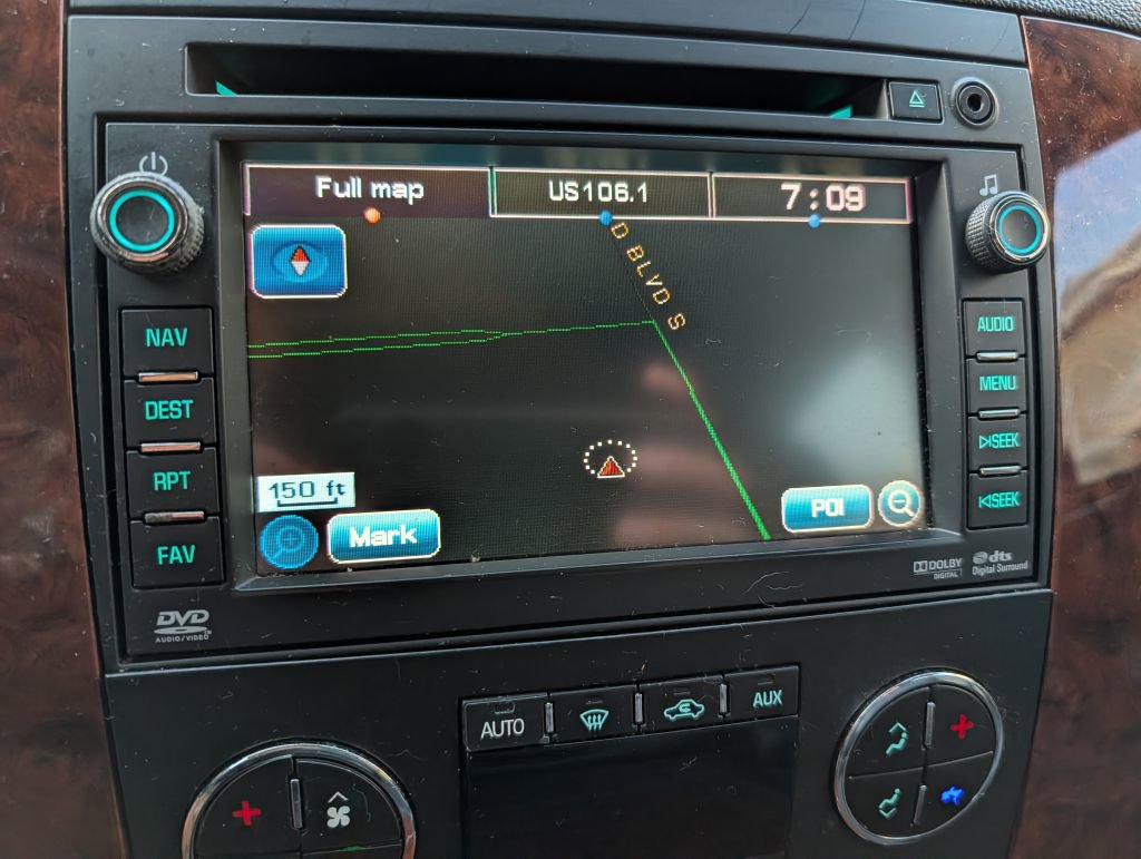 Used 2008 Chevrolet Suburban LT image 26