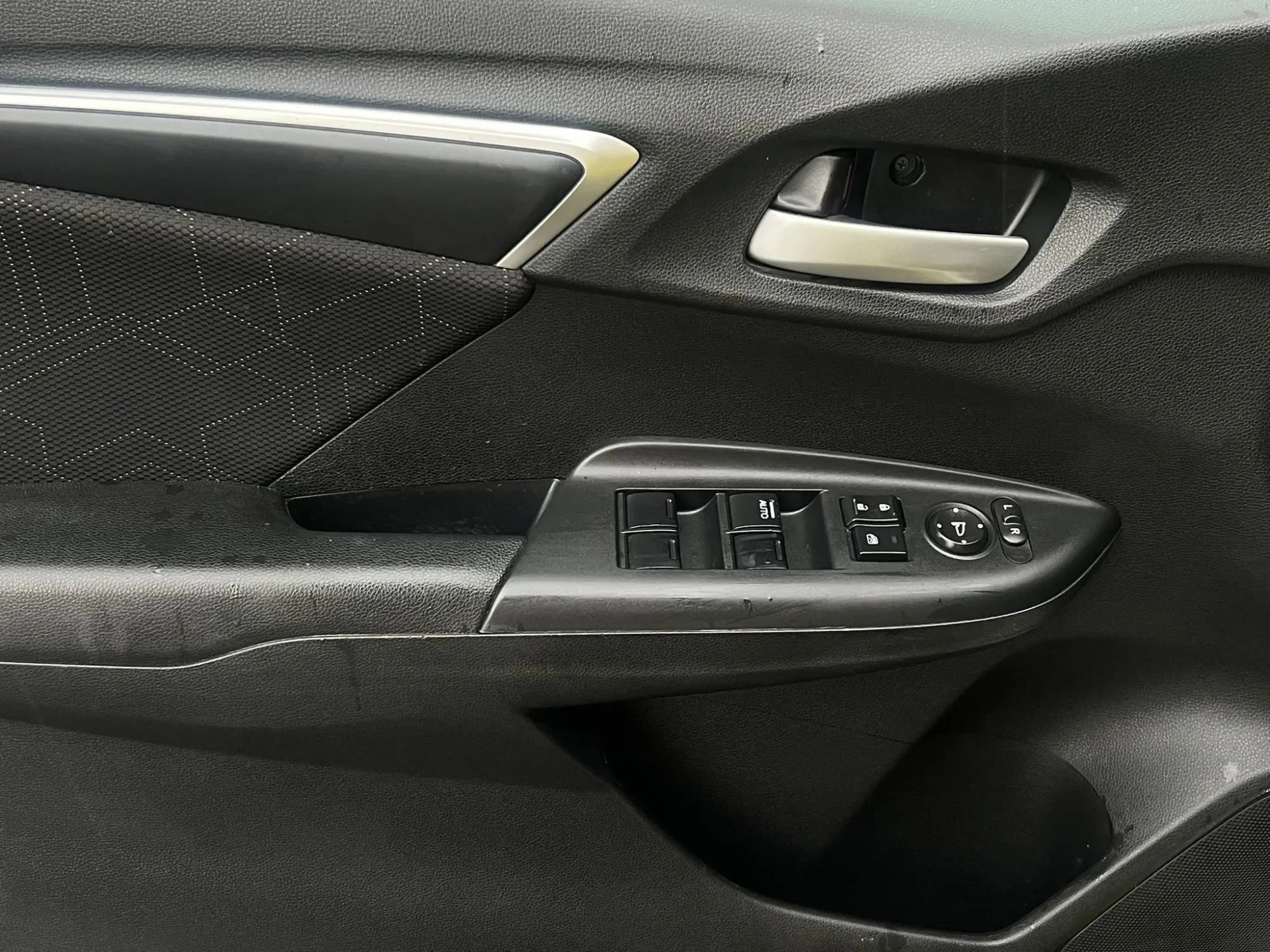 Used 2015 Honda Fit EX image 39