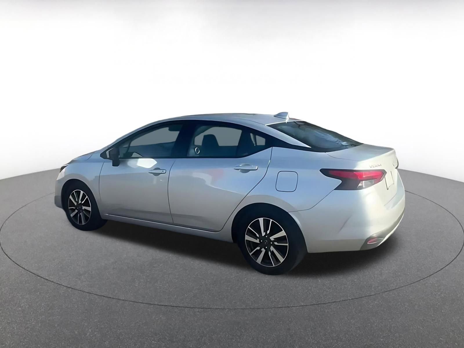 Used 2025 Nissan Versa SV image 10