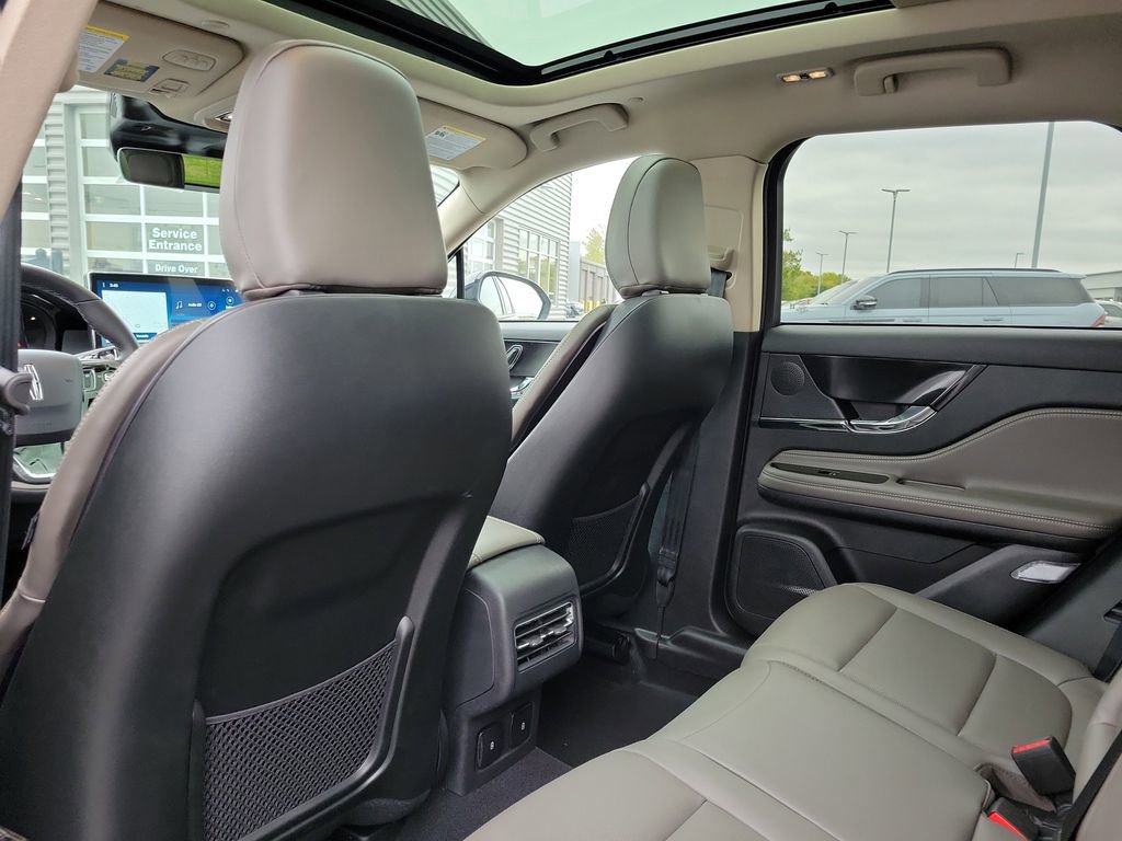 New 2026 Lincoln Corsair Premiere image 16