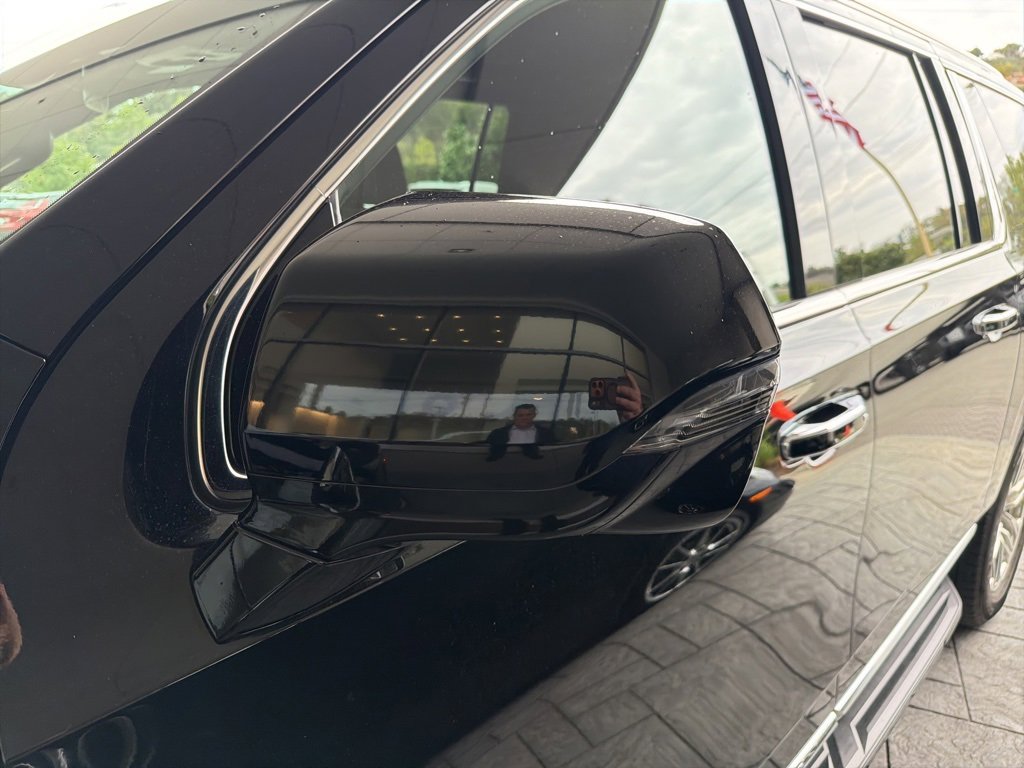 Used 2024 GMC Yukon XL SLT w/ SLT Premium Package image 4