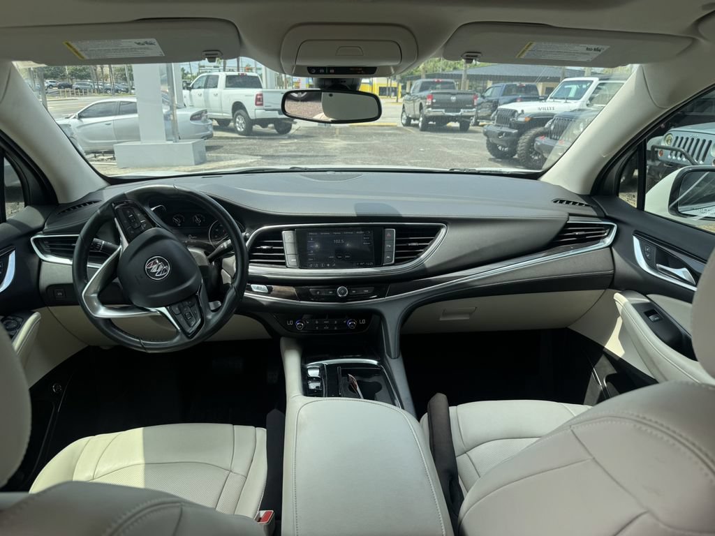 Used 2022 Buick Enclave Essence w/ Experience Buick Package FWD image 10
