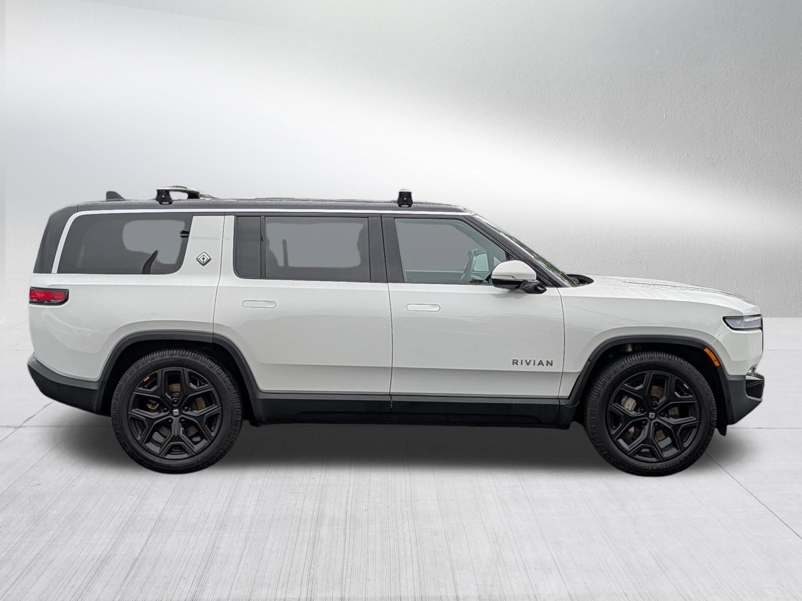 Used 2023 Rivian R1S Adventure Dual AWD/4WD image 8