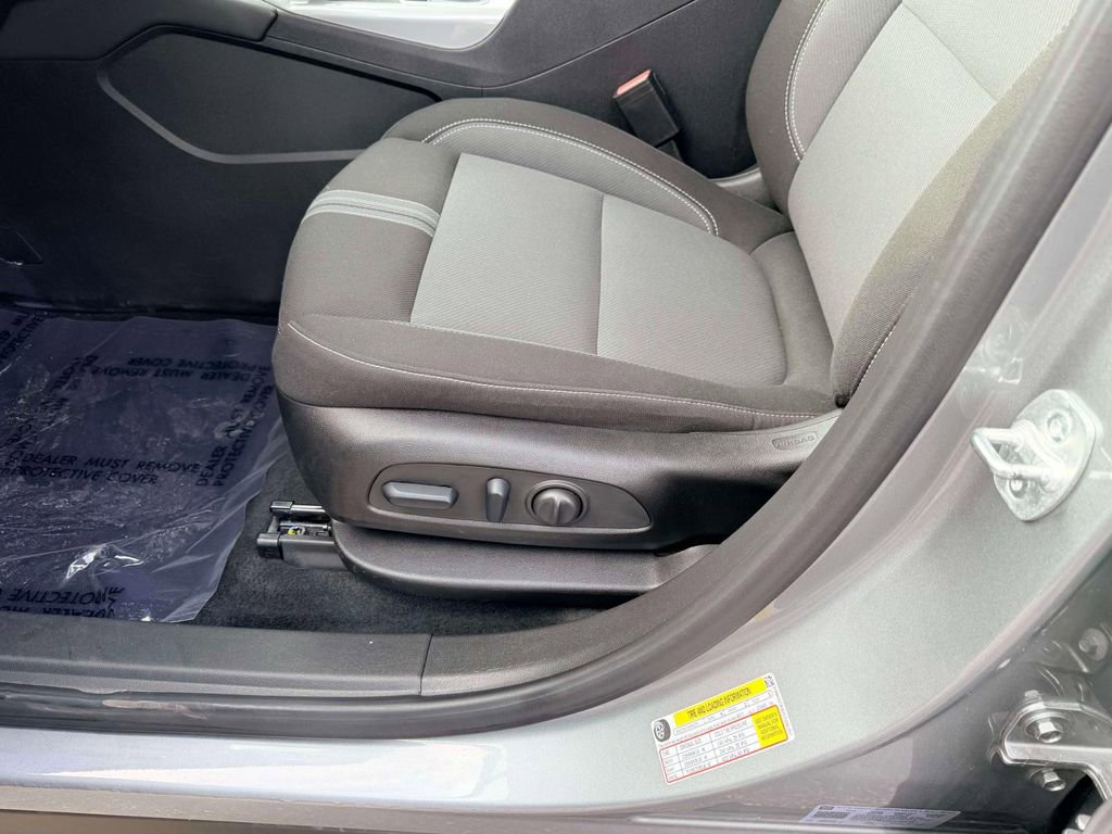 Used 2025 Chevrolet Blazer LT image 13