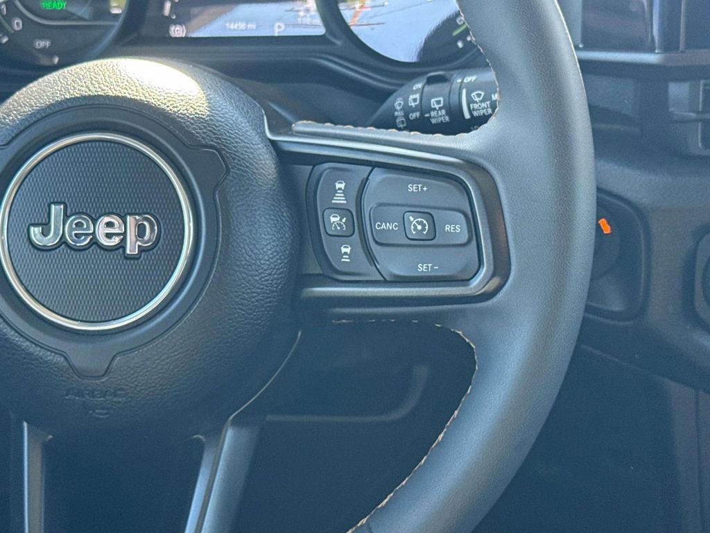 Used 2024 Jeep Wrangler Unlimited image 16