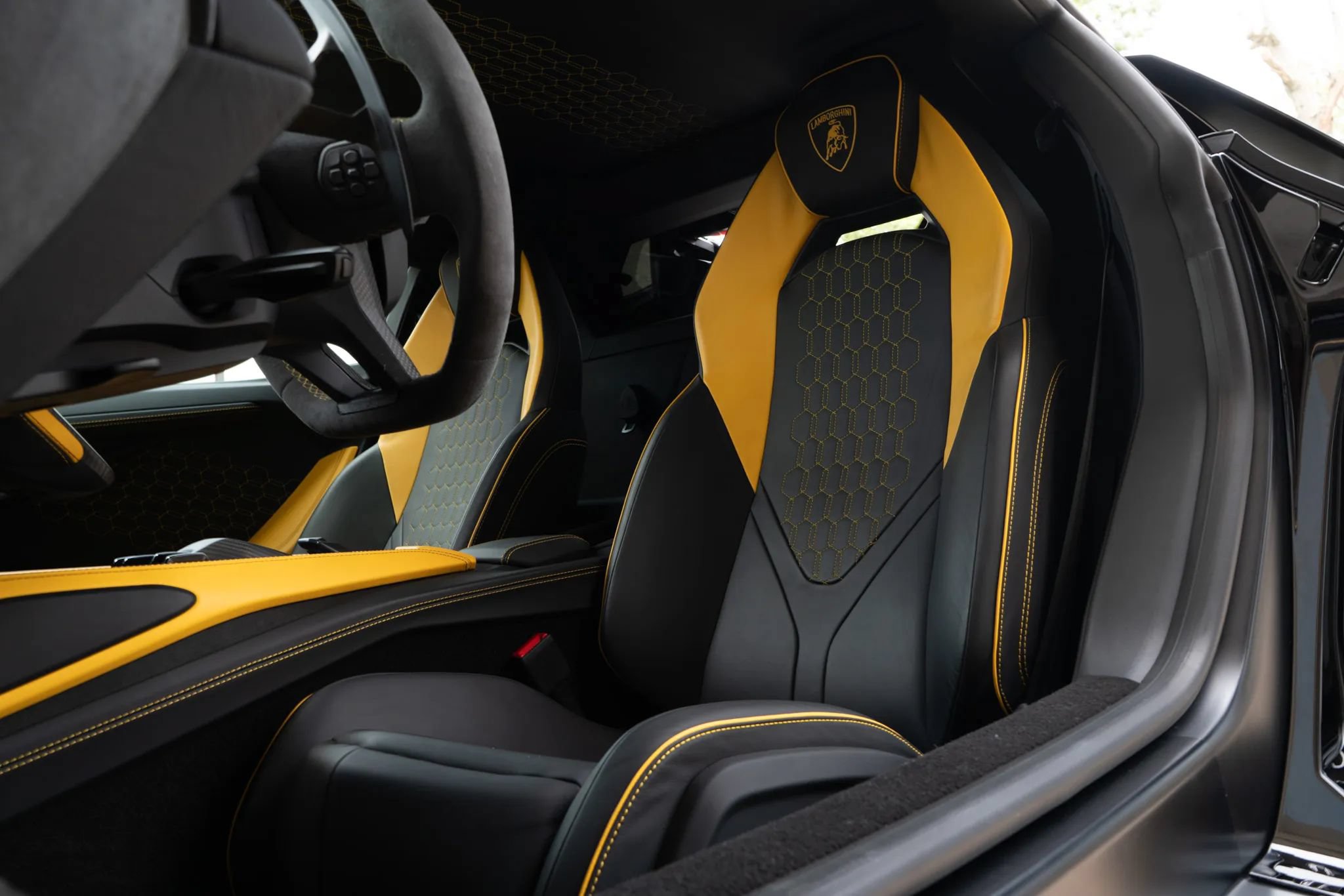 Used 2024 Lamborghini Revuelto AWD/4WD image 56