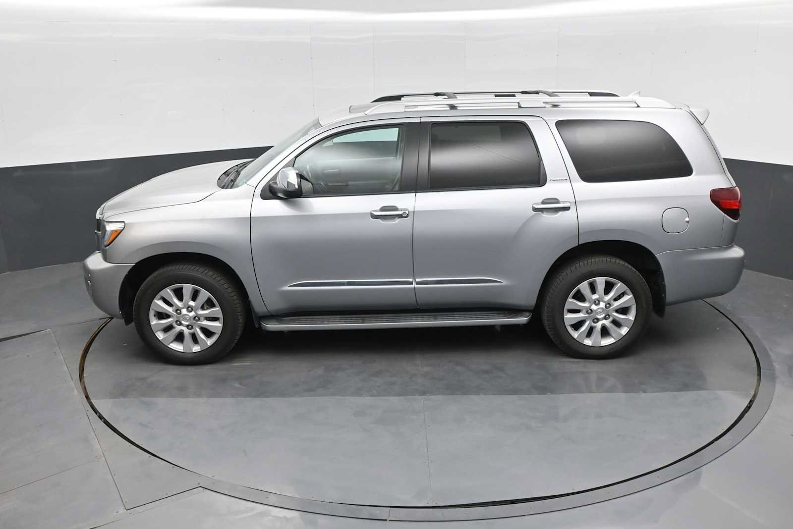 Used 2019 Toyota Sequoia Platinum RWD image 14