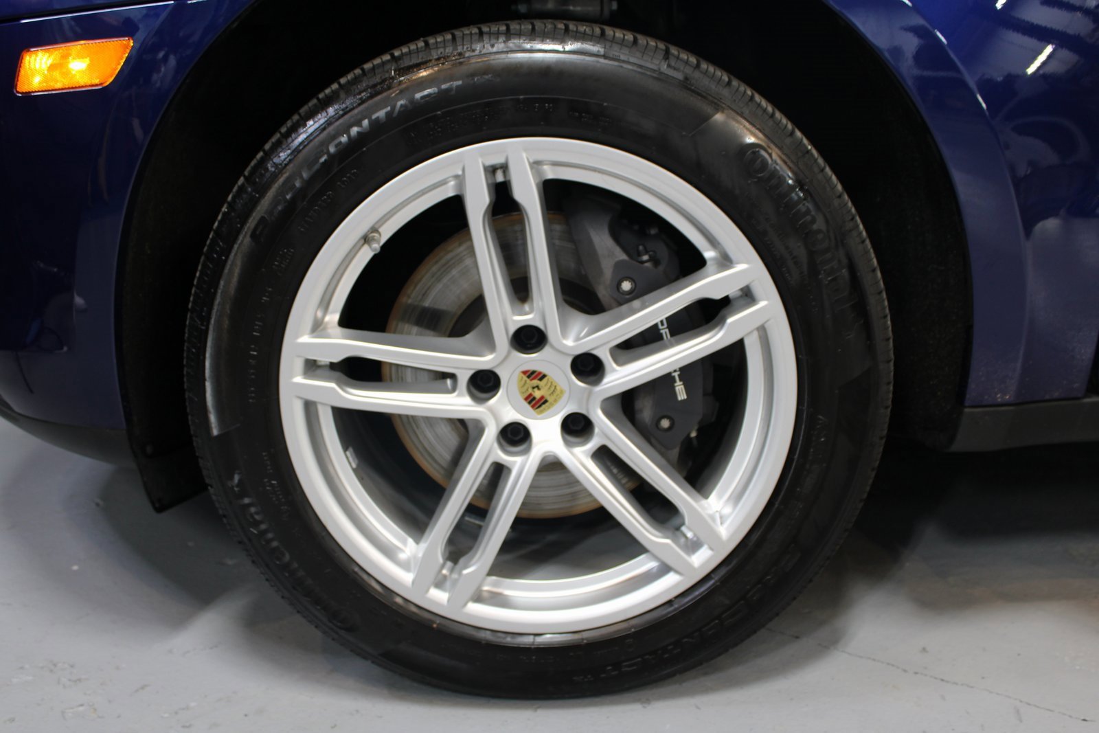 Certified 2025 Porsche Macan image 11