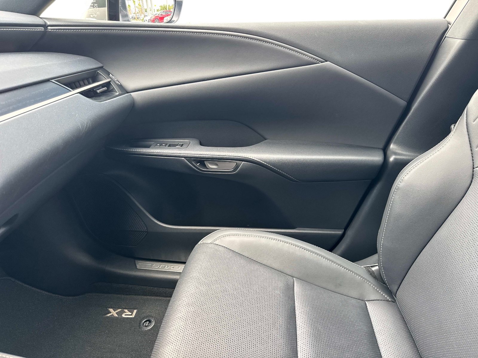 Used 2025 Lexus RX 350 Premium Plus w/ Accessory Package (Z1) FWD image 24