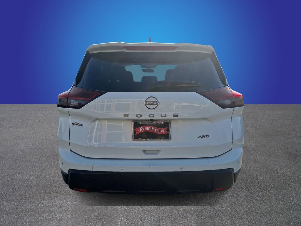 Used 2024 Nissan Rogue S image 5