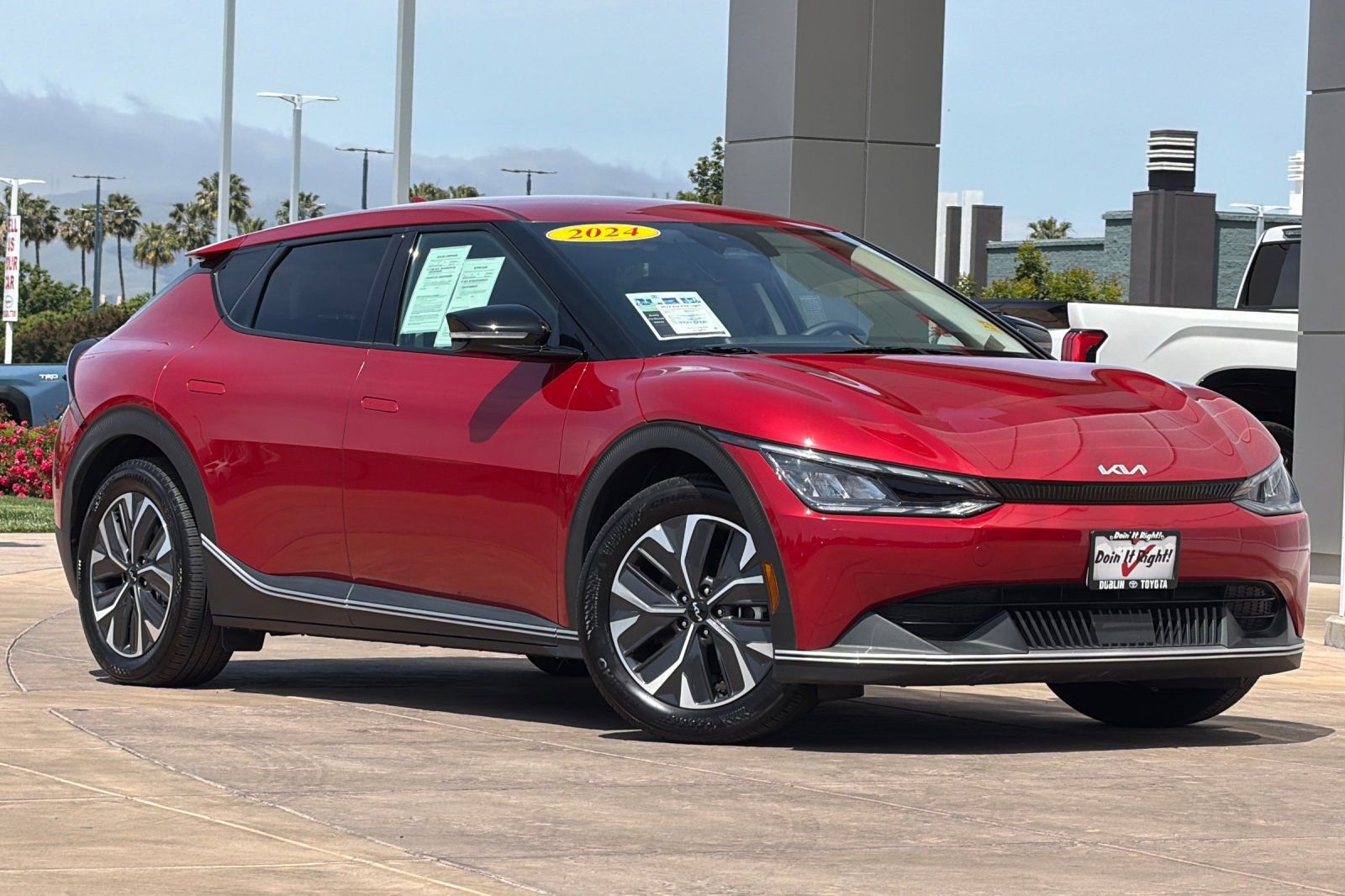 Used 2024 Kia EV6 Light RWD image 2