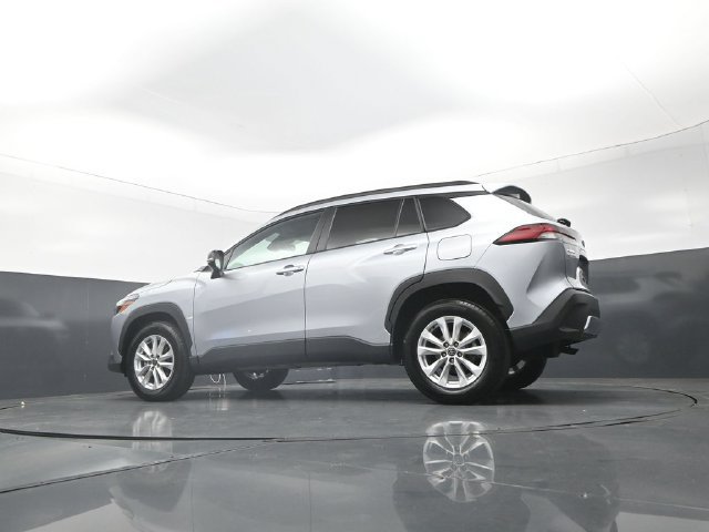Used 2026 Toyota Corolla Cross LE FWD image 28