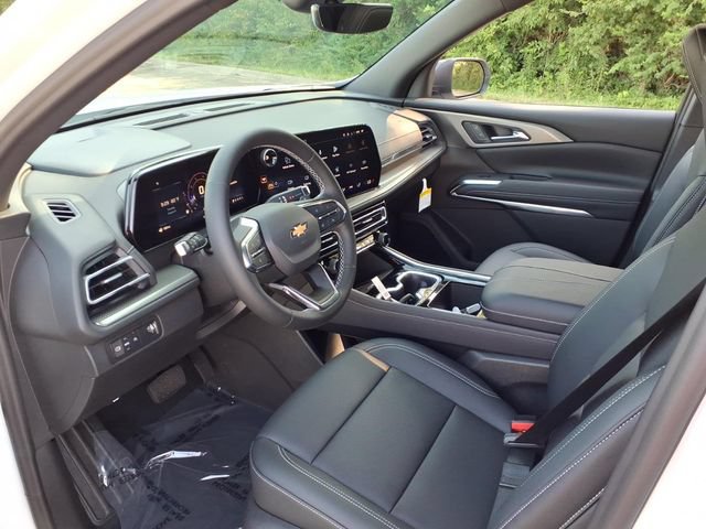New 2027 Chevrolet Traverse LT w/ Sun and Wheel Package FWD image 12