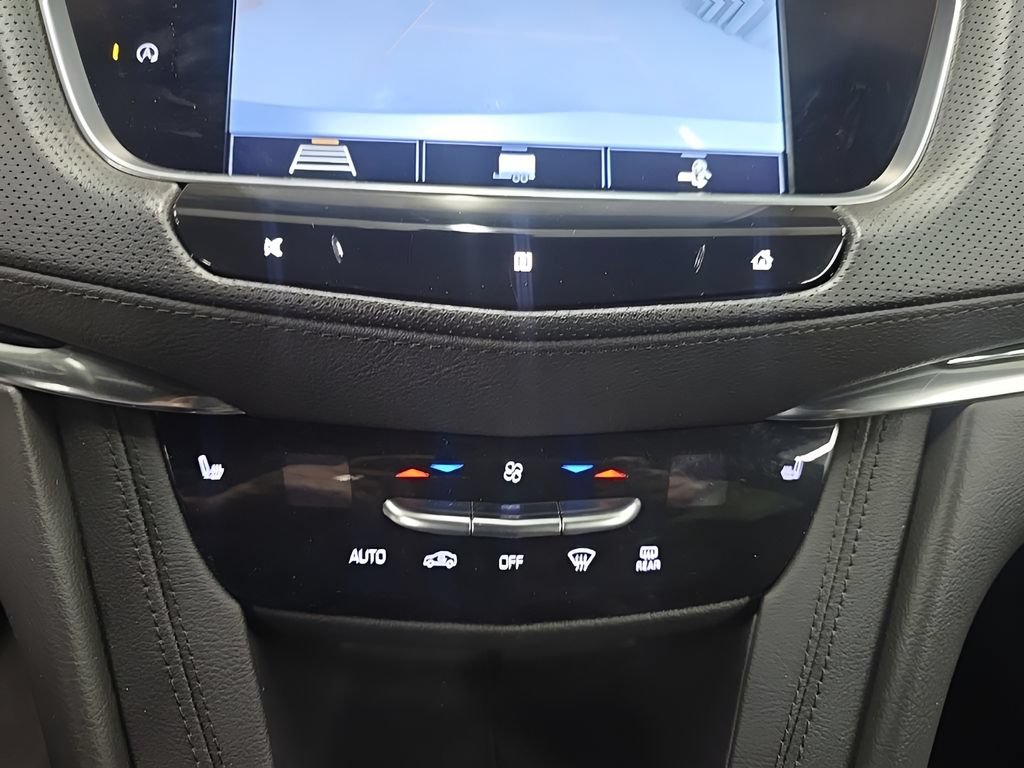 Used 2020 Cadillac XT5 Premium Luxury AWD/4WD image 33