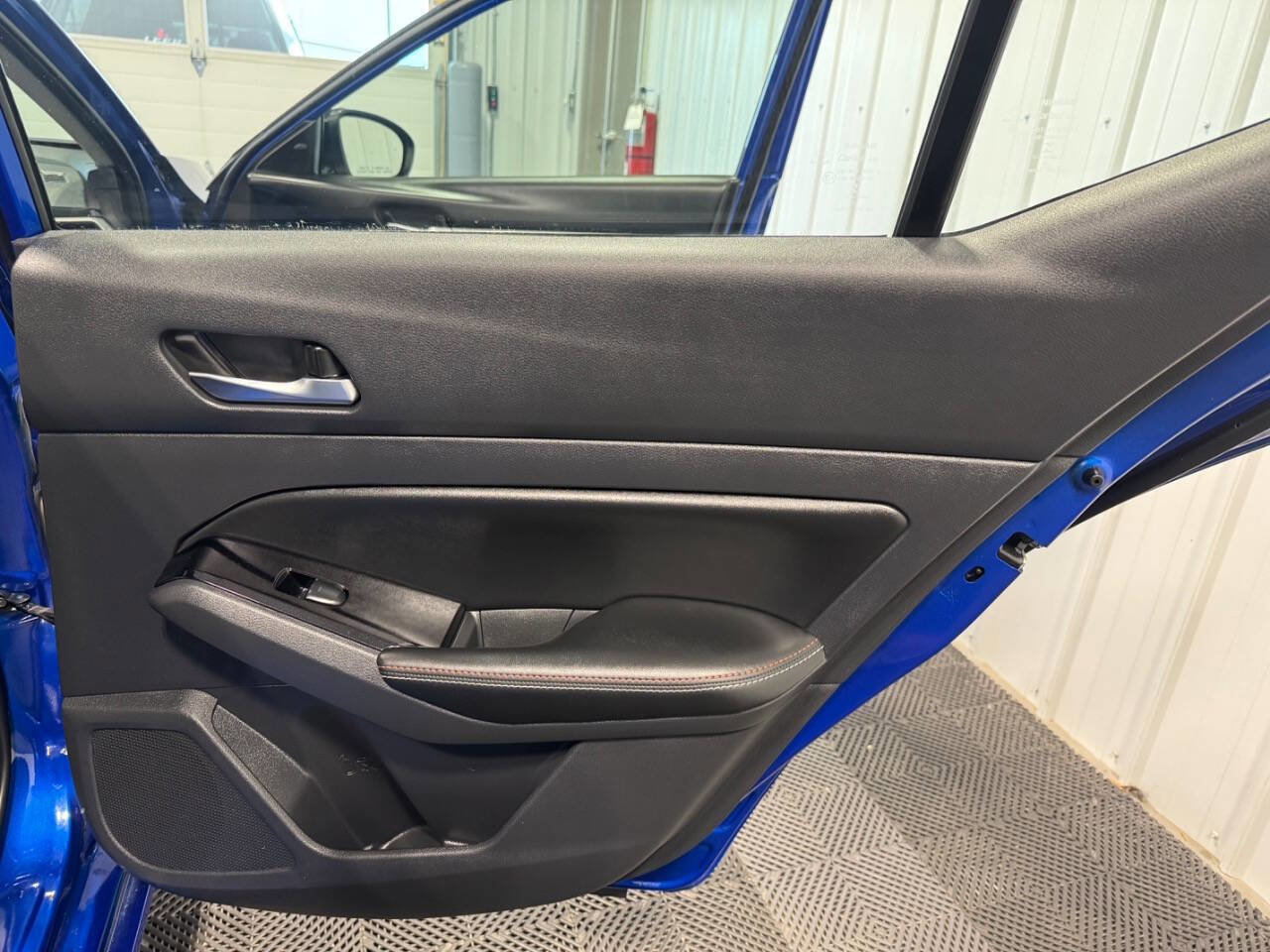 Used 2025 Nissan Altima 2.5 SR image 24