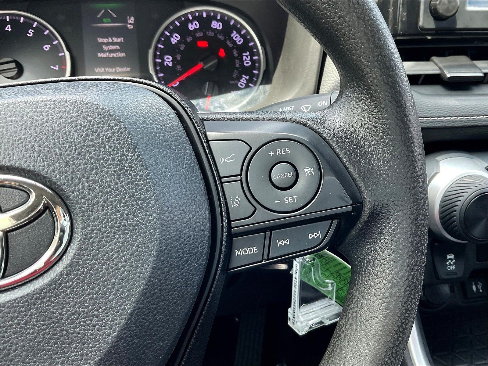 Used 2019 Toyota RAV4 LE AWD/4WD image 12