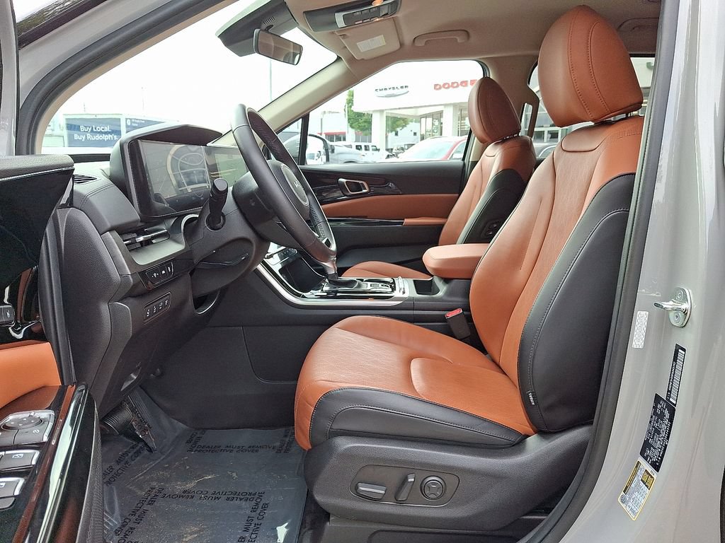 Used 2024 Kia Carnival SX FWD image 14