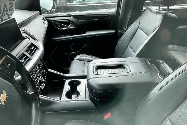 Used 2023 Chevrolet Suburban High Country w/ Premium Package 2 AWD/4WD image 2
