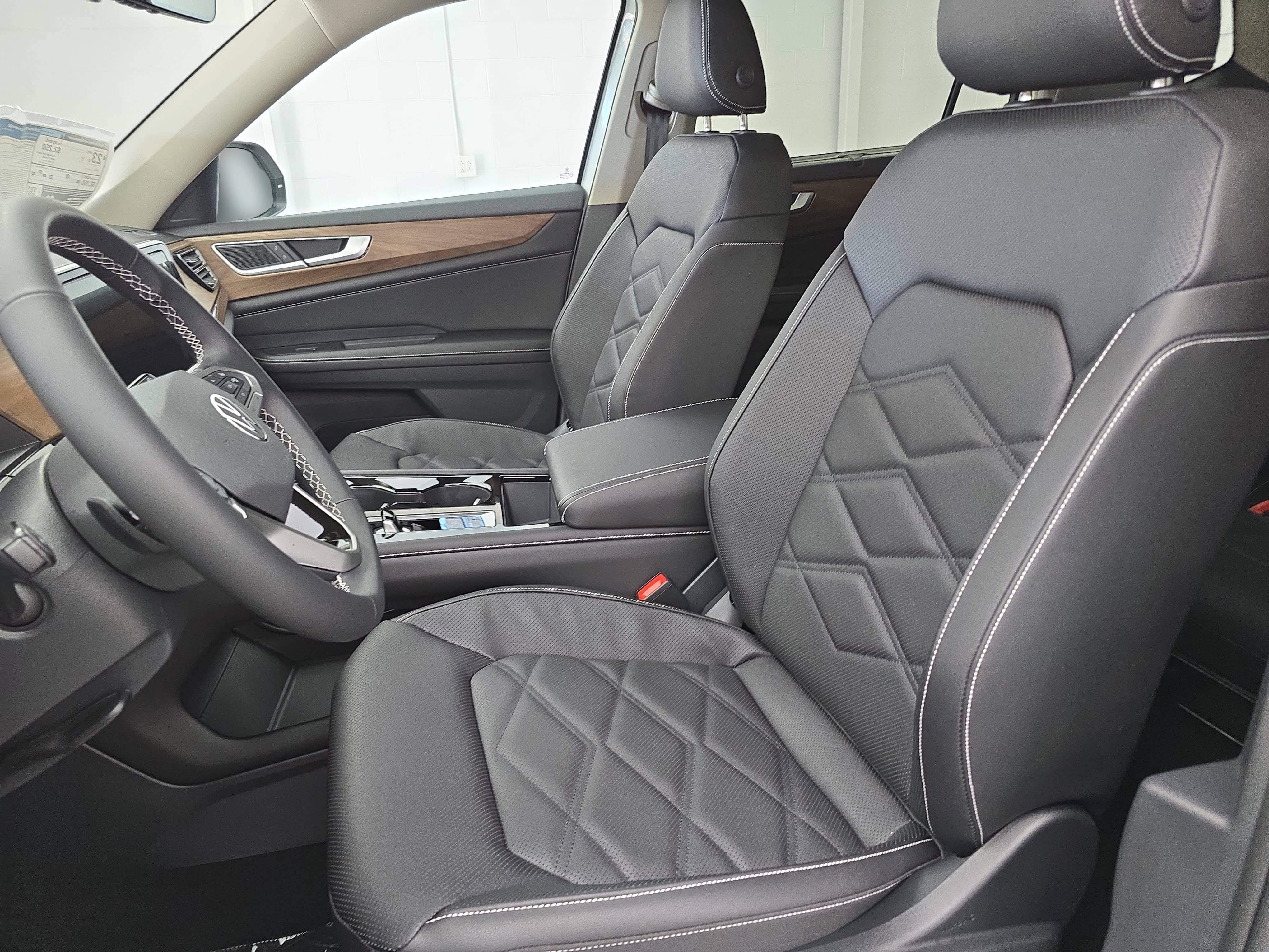New 2026 Volkswagen Atlas SE FWD image 16