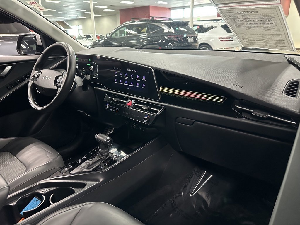Used 2023 Kia Niro EX Touring image 31