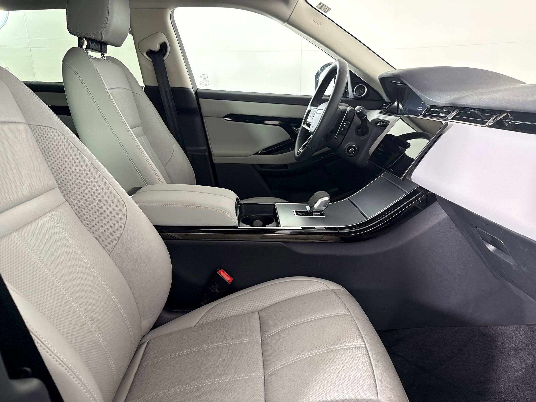 Certified 2024 Land Rover Range Rover Evoque S AWD/4WD image 28