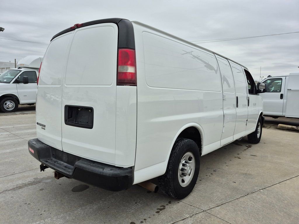 Used 2016 Chevrolet Express 2500 Extended image 5
