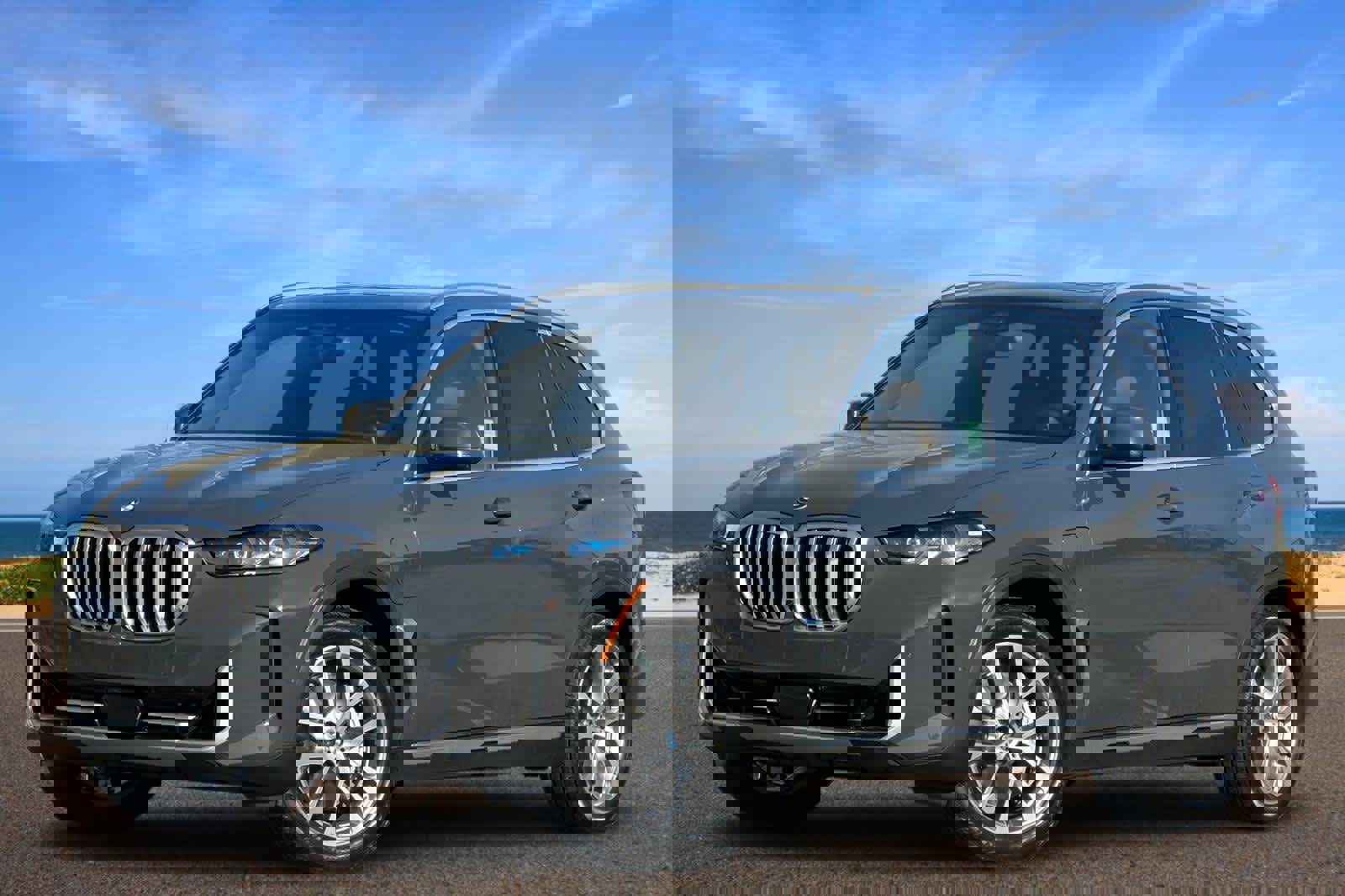 Used 2026 BMW X5 xDrive50e image 1