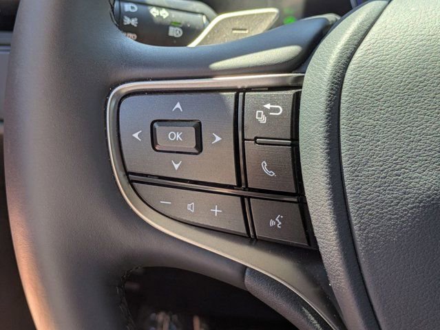 Used 2025 Lexus ES 300h w/ Premium Package image 17