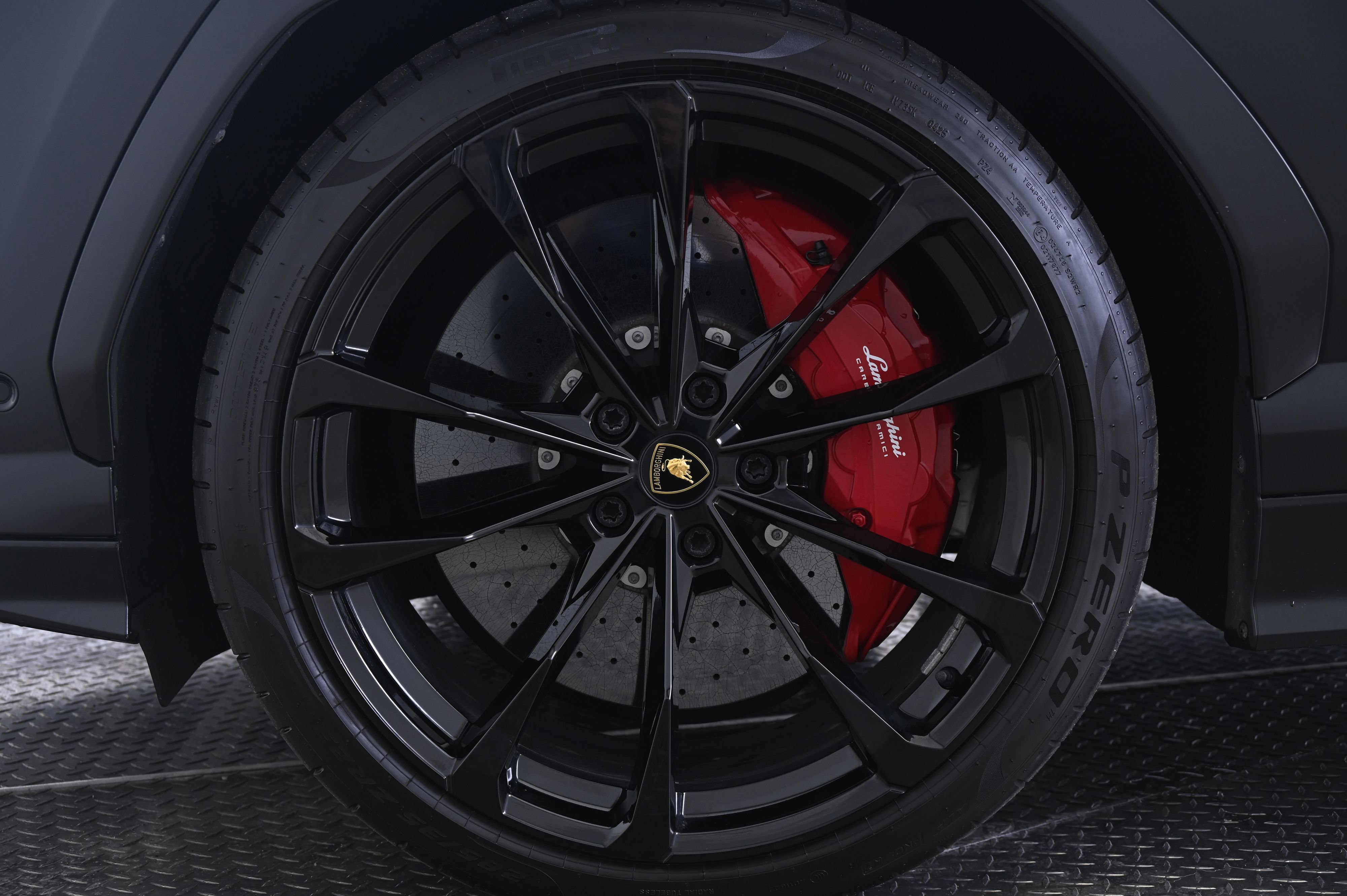 Used 2022 Lamborghini Urus image 11