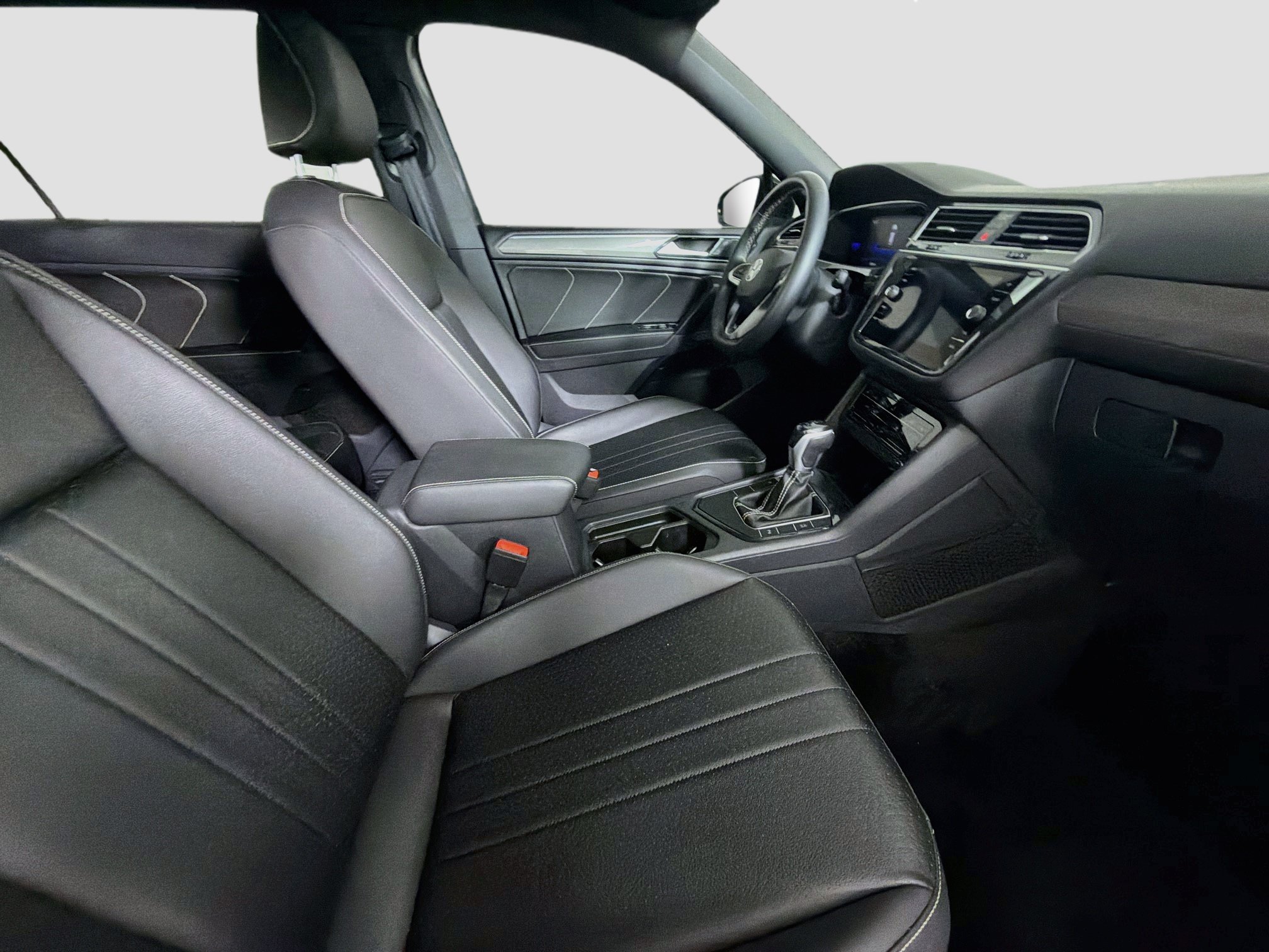 Used 2023 Volkswagen Tiguan SE R-Line FWD image 29