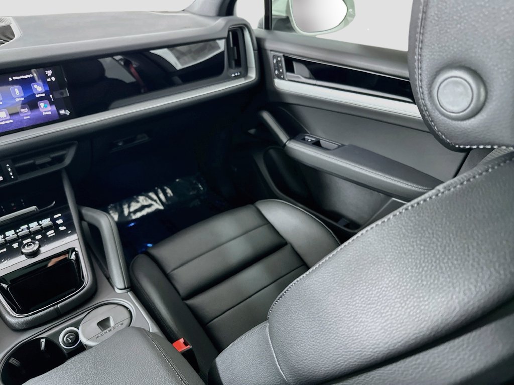 New 2026 Porsche Cayenne AWD/4WD image 26