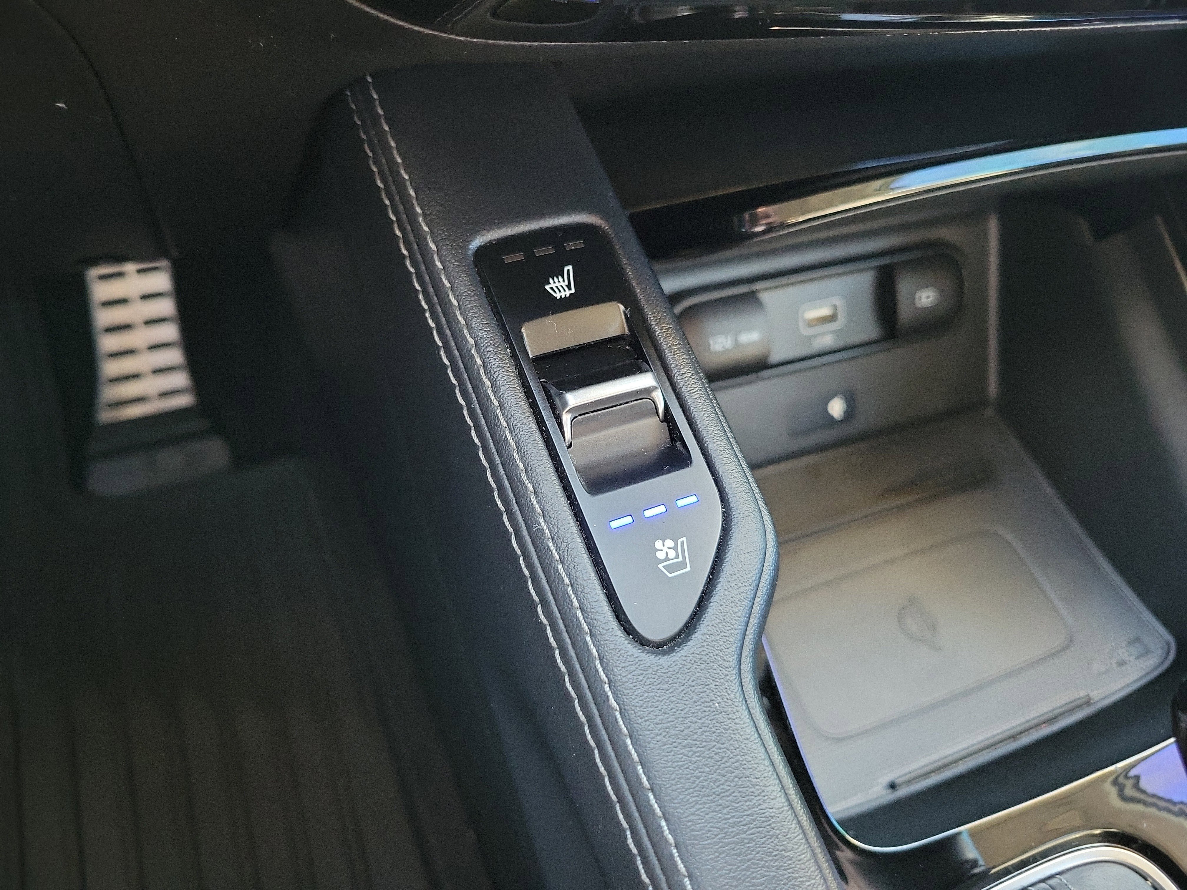 Certified 2022 Kia Telluride SX w/ SX Prestige Package AWD/4WD image 37