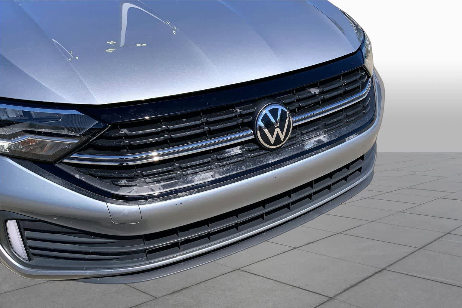 Used 2024 Volkswagen Jetta Sport FWD image 31