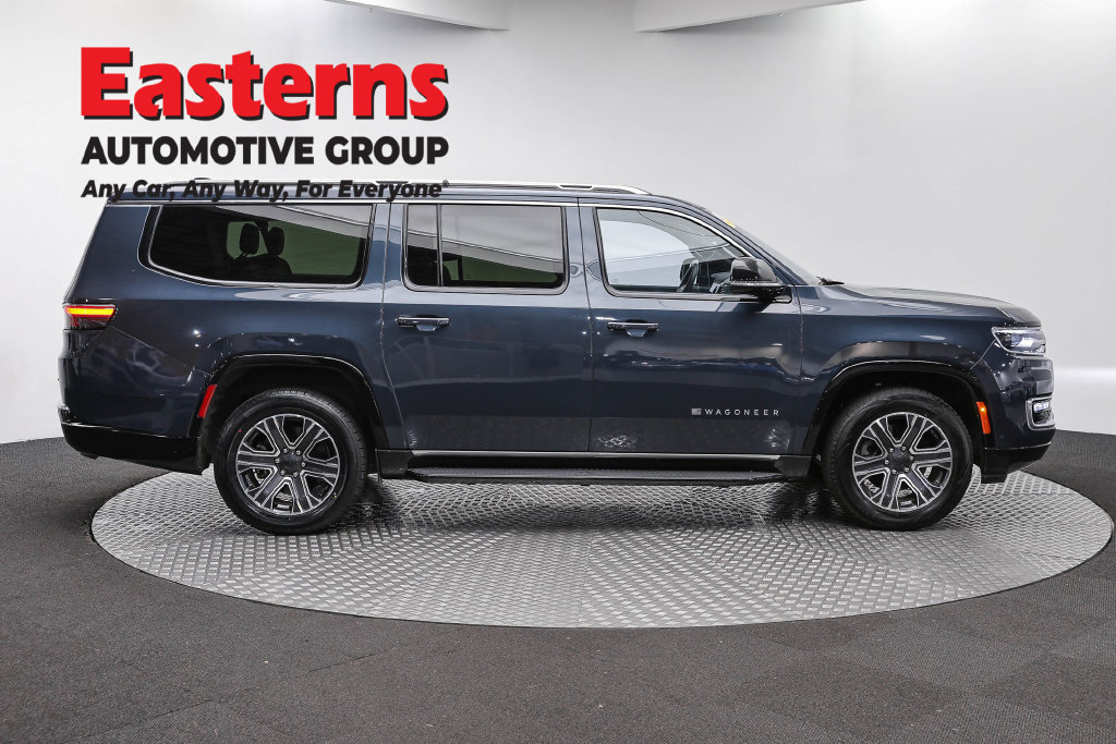 Used 2024 Jeep Wagoneer L Series II w/ Flexible Seating Group RWD image 6