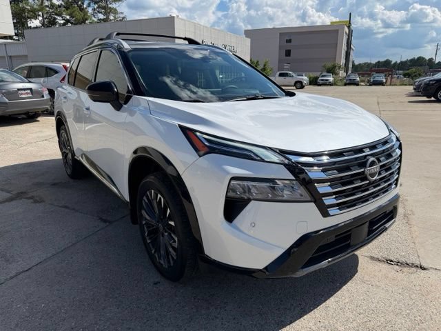 Used 2025 Nissan Rogue Platinum w/ Platinum Premium Package FWD image 4