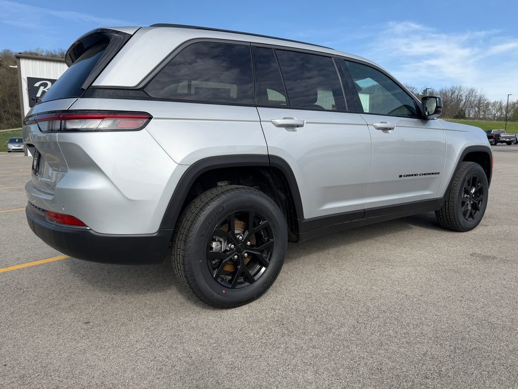 New 2026 Jeep Grand Cherokee Altitude AWD/4WD image 5