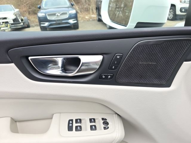 Certified 2023 Volvo XC60 B5 Ultimate w/ Climate Package image 19