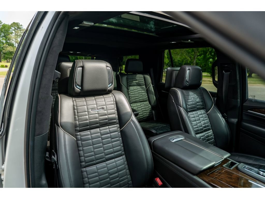 Used 2022 Cadillac Escalade Sport Platinum w/ LPO, ONYX Package AWD/4WD image 20