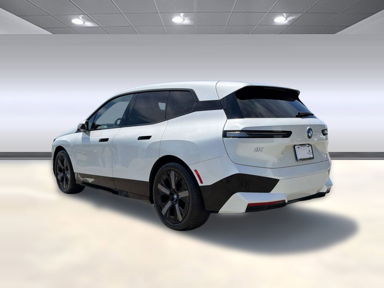 Certified 2023 BMW iX xDrive50 w/ Premium Package AWD/4WD image 3